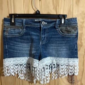 l.e.i. Ashley Low Rise Fringe Shorts with Lace Trim